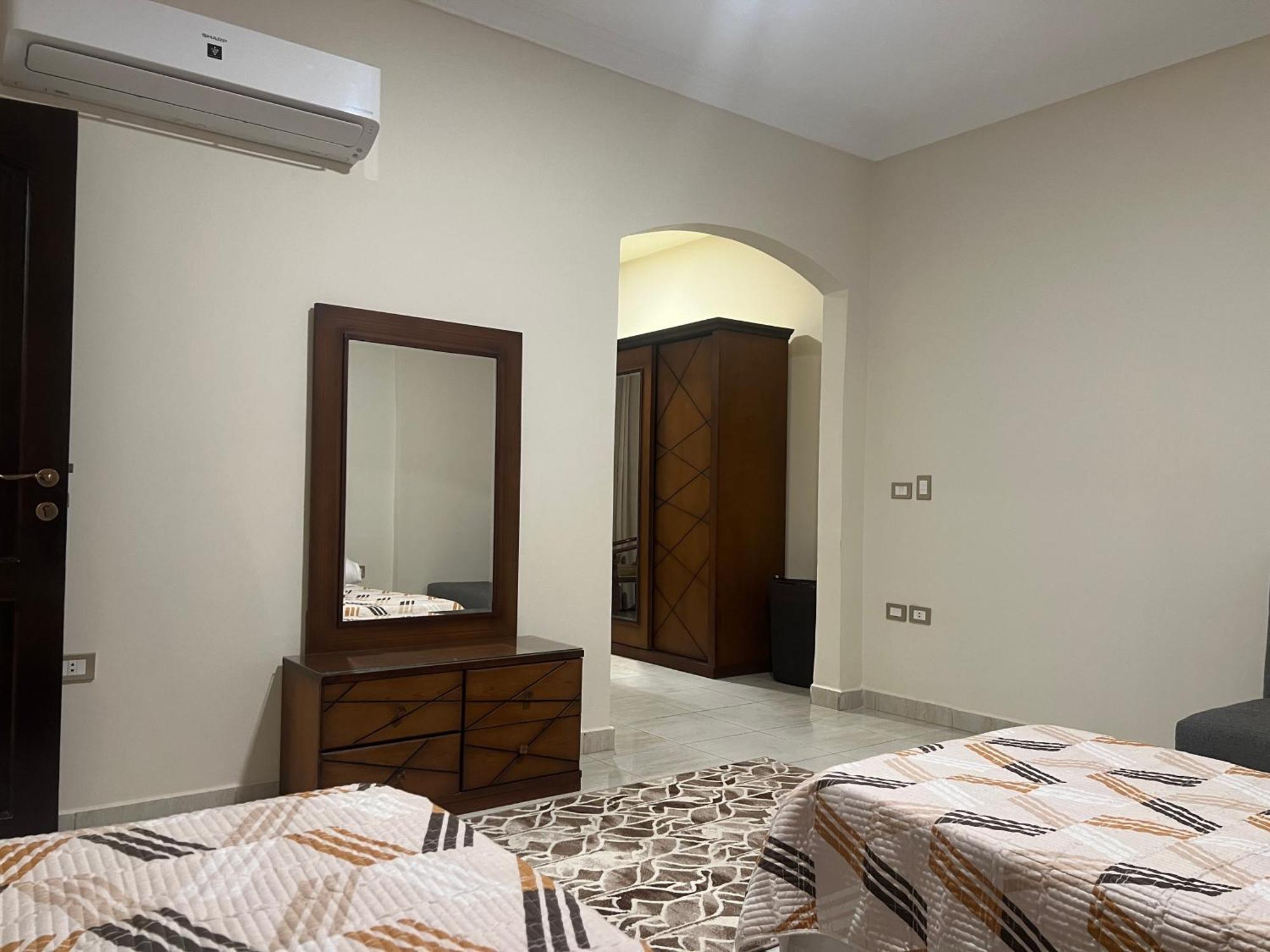 Luxury Apartments Beside Mall Of Arabia And Dar Al-Fouad Hospital - Families Only- No Alcoholic Beverages Місто ім. 6 Жовтня Екстер'єр фото